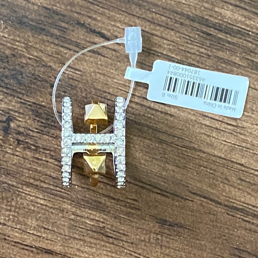 Banana Republic Beautiful ring size 6